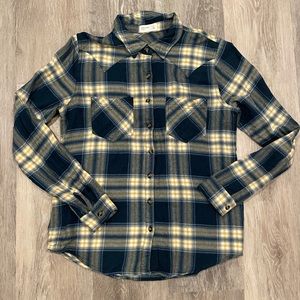Maurice’s plaid women’s top